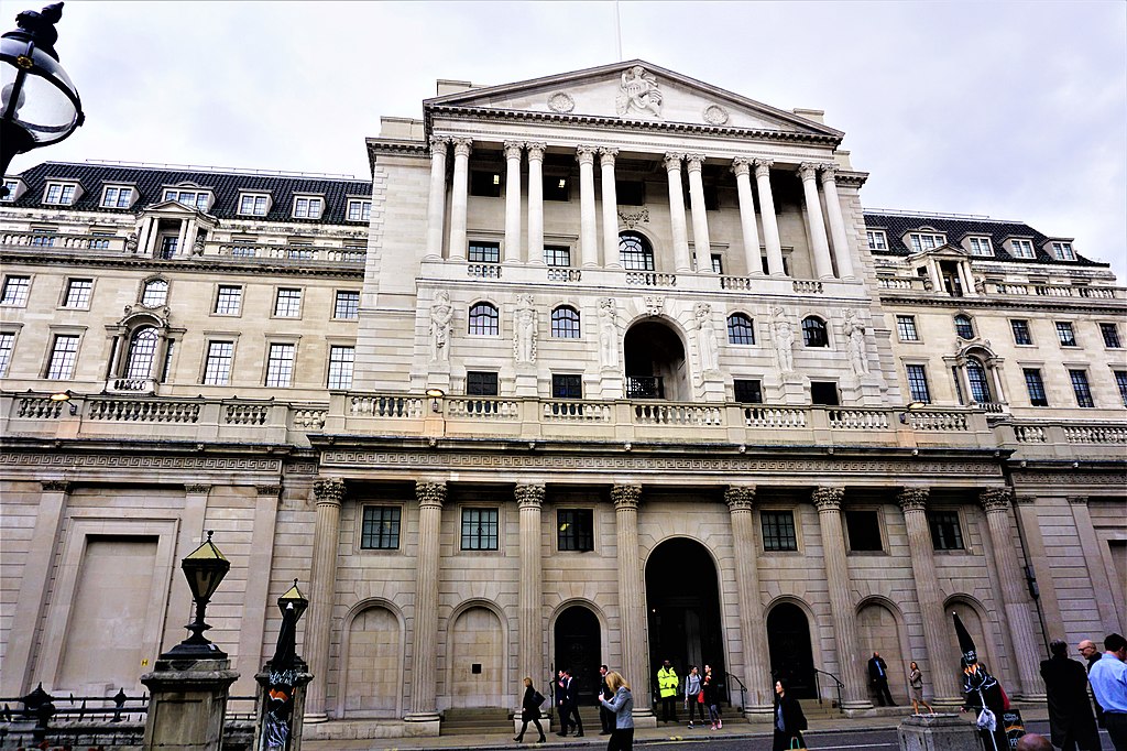 Alt text: The facade of a grand neoclassical building with columns. | Joyofmuseums, CC BY-SA 4.0, via Wikimedia Commons