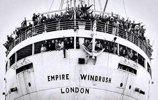 Crowds of people aboard the "Empire Windrush" ship, with "London" written below. | Empire Windrush packed with West Indian immigrants on 22 June 1948 © Contraband Collection/Alamy Images and Alford Gardner © Christian Cassiel